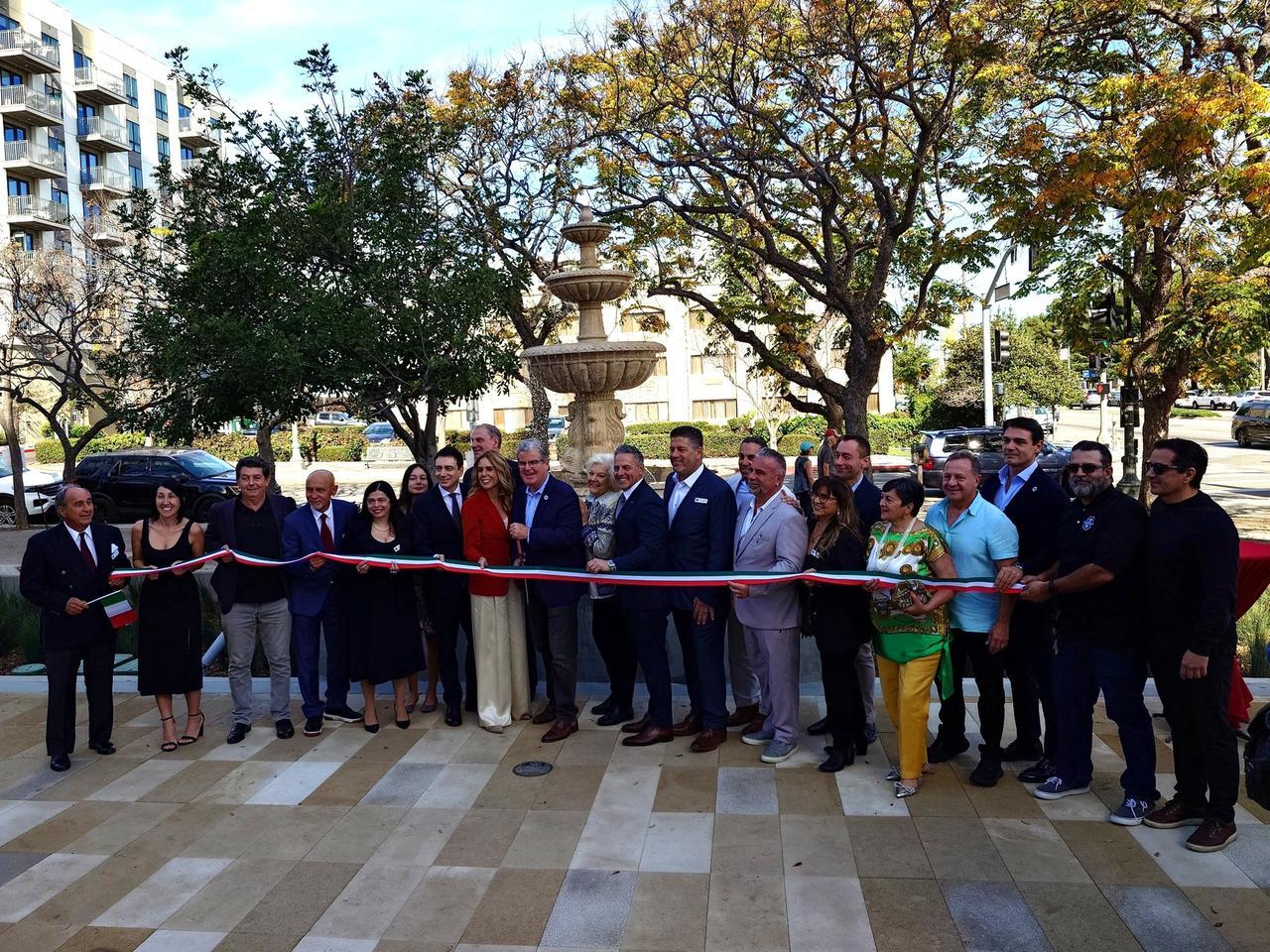 Da Cabras a Los Angeles: Anna Manunza inaugura la prima piazza italiana della California