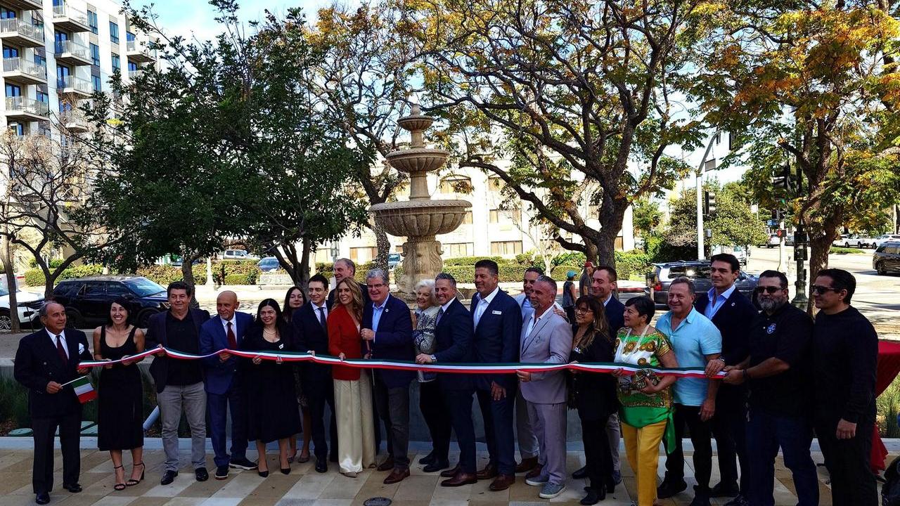 Da Cabras a Los Angeles: Anna Manunza inaugura la prima piazza italiana della California