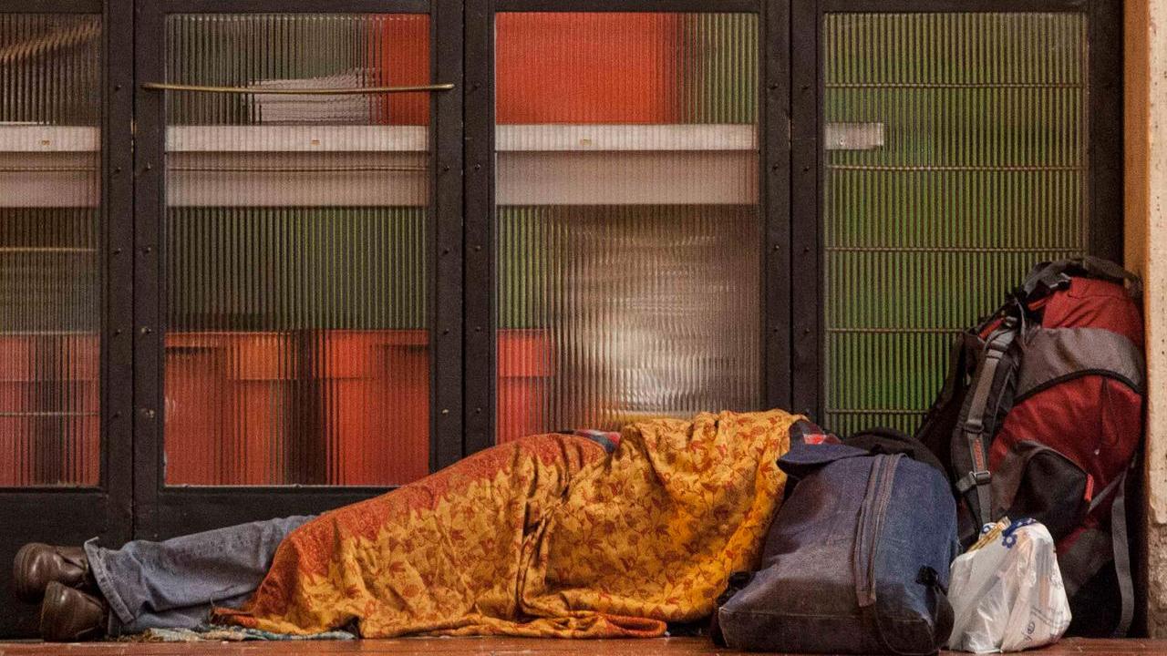 Firenze, muore un senzatetto davanti alla mensa della Fondazione Caritas di via Baracca