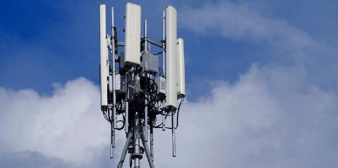 Nuova antenna 5G nel parco, la protesta dei cittadini di Carpi: mille firme in dieci giorni