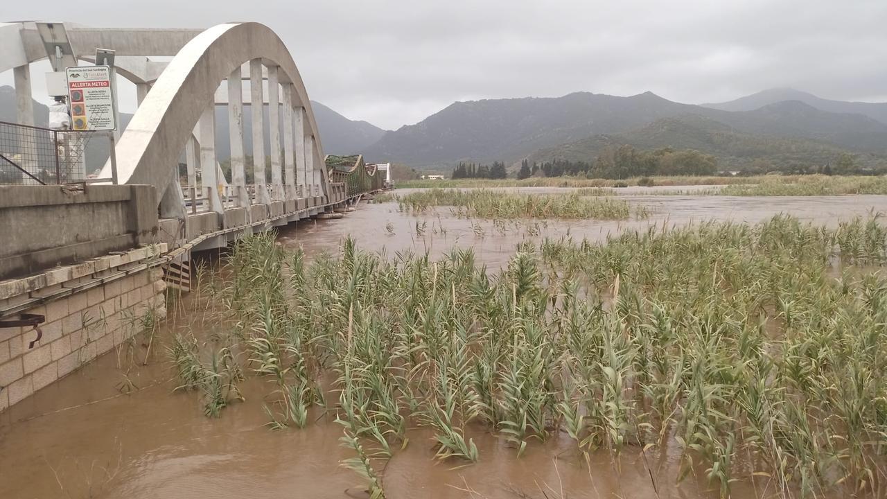 Nuova allerta meteo in Sardegna, piogge, temporali e vento per tutto il weekend: ecco le zone a rischio