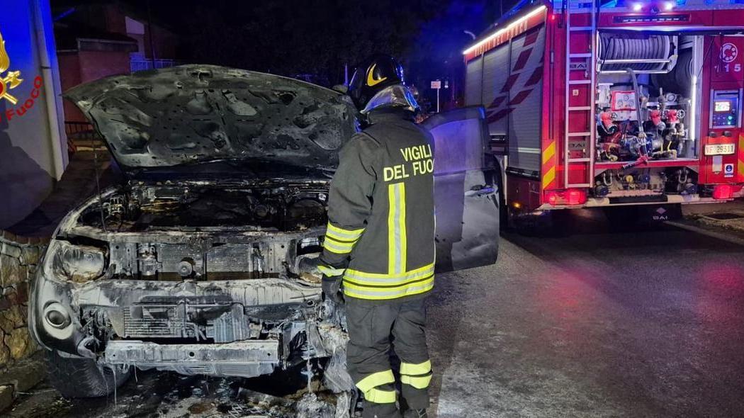 A fuoco l’auto di un veterinario, l’Ordine: «Atto intimidatorio grave»