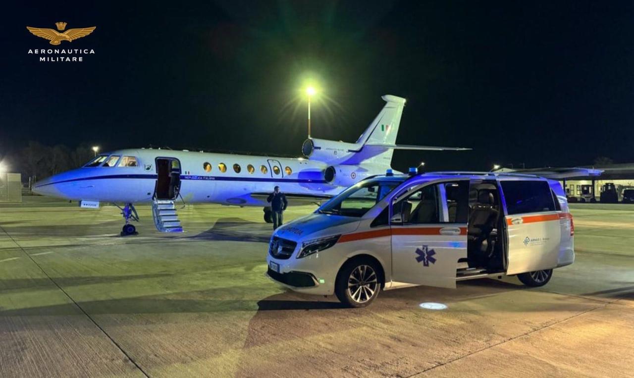 Bimbo di 21 mesi in pericolo di vita: volo d’urgenza da Cagliari a Firenze