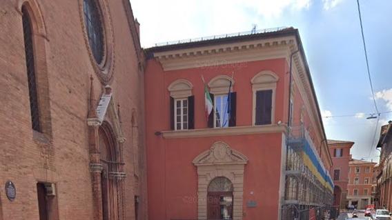 Costruisce una jacuzzi sul terrazzo, il caso al Tar: «È abusiva, rischio per la sicurezza»