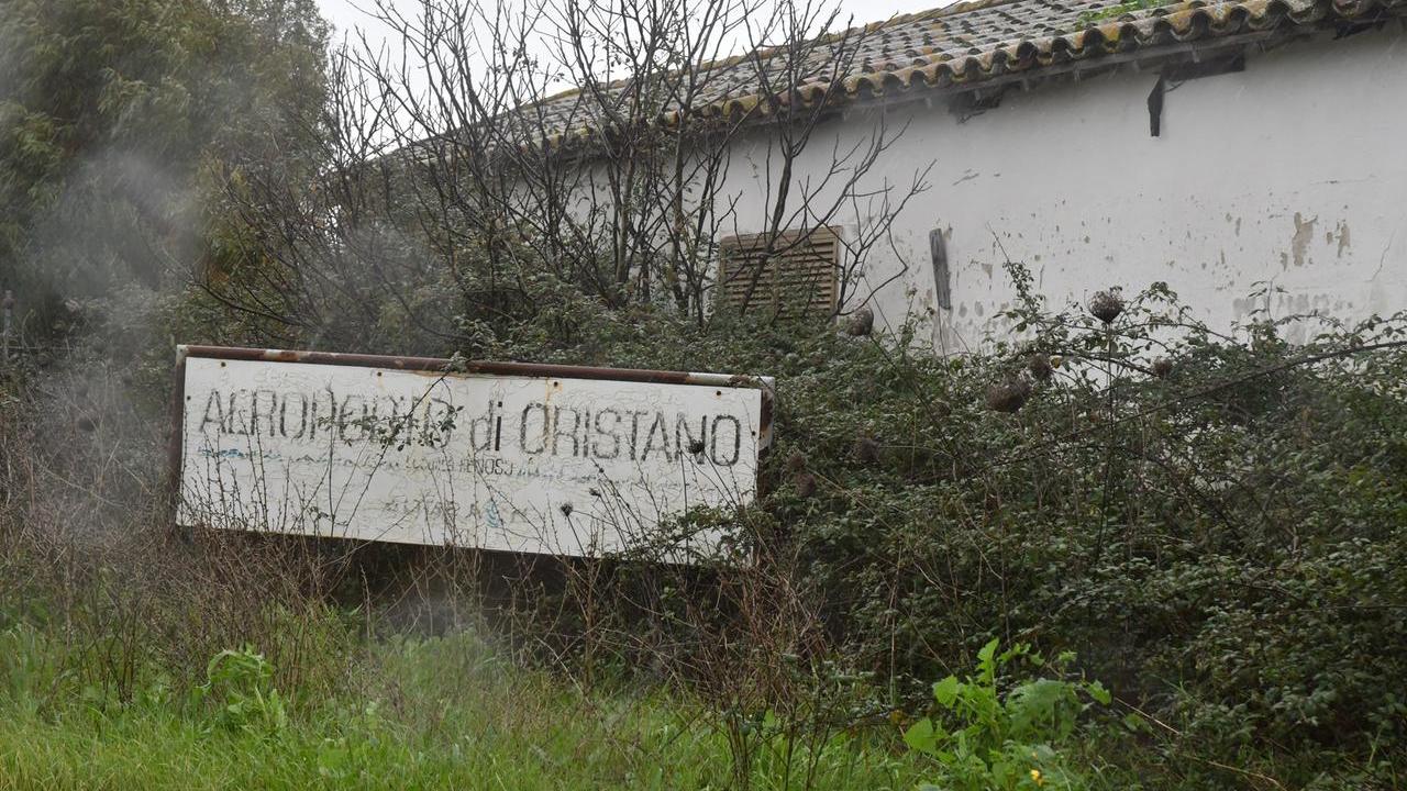 Solinas (Pd): «Nove anni di nulla, il socio principale blocca lo sviluppo dell’aeroporto di Fenosu»