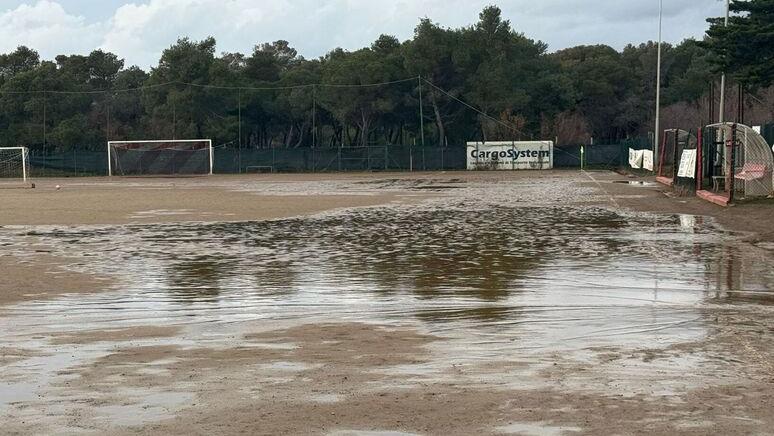 Il campo di calcio di Vada nel pomeriggio del 24 gennaio