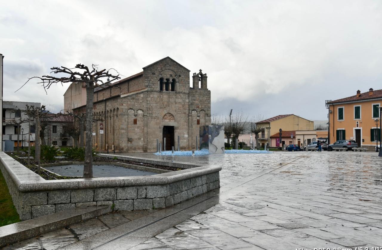 Olbia, lite col coltello per l’elemosina davanti alla chiesa: «I fedeli hanno paura»