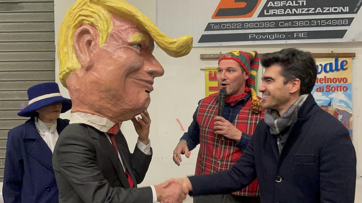 Donald Trump di cartapesta per il Carnevale del Castlein: presentato il programma