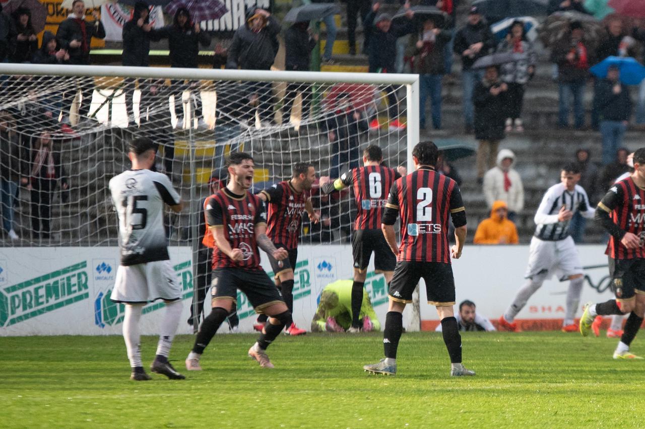 Lucchese-Viareggio, goduria rossonera: perché questa vittoria può decidere la stagione