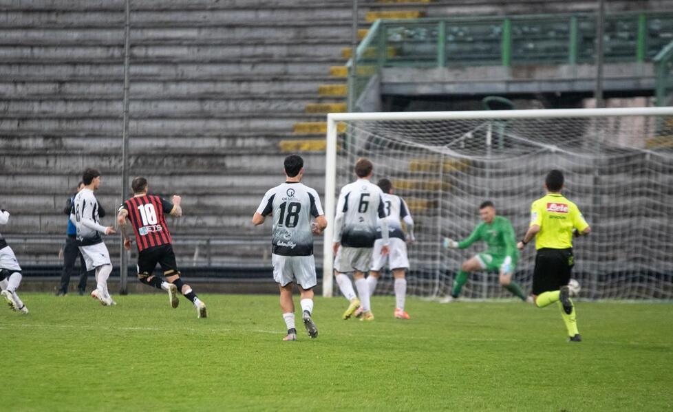 Lucchese, Fedato gol e vetta solitaria 