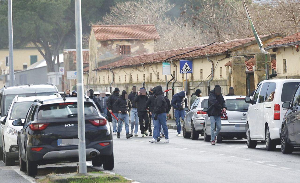 
	Gli scontri fuori dallo stadio

