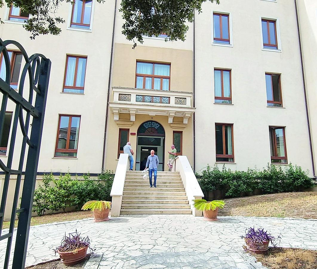 Il calvario di un paziente: l’ecografo non funziona da ottobre, visita rinviata di un anno