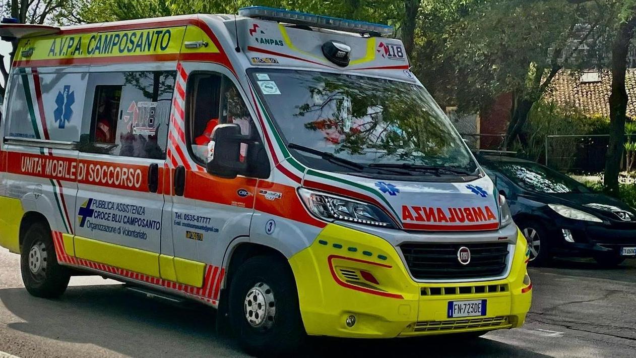 Secondo parto in casa in pochi giorni: i volontari della Croce Blu di Camposanto chiamati agli straordinari