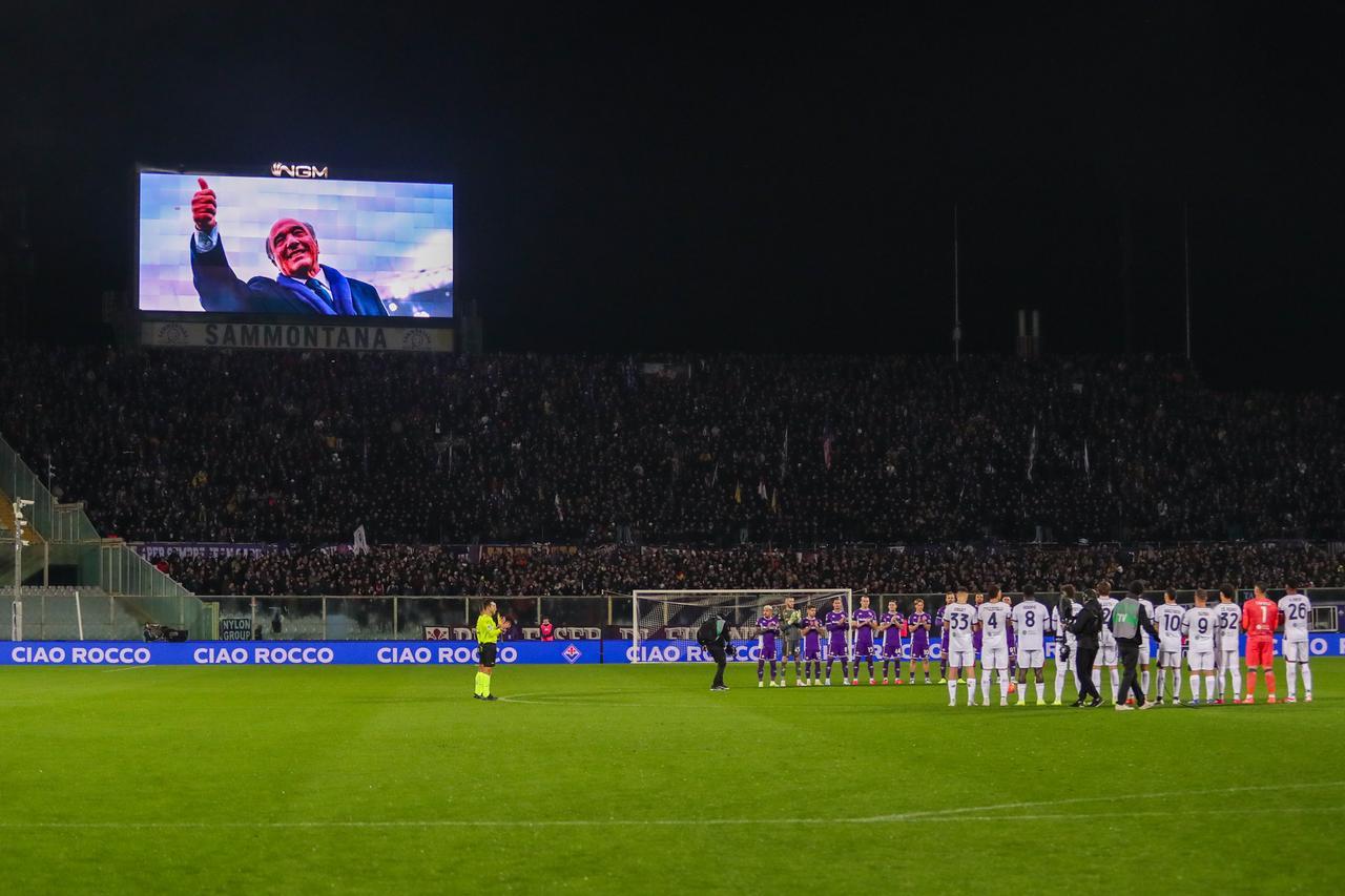 Firenze, la città riunita in Duomo per l’ultimo saluto a Rocco Commisso – Diretta video