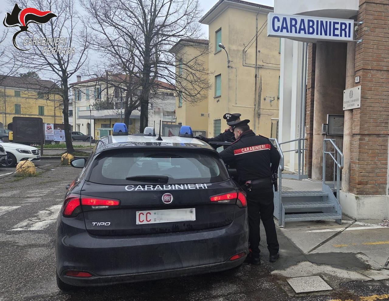 Litiga col padre poi aggredisce i carabinieri: 25enne arrestato a Casumaro