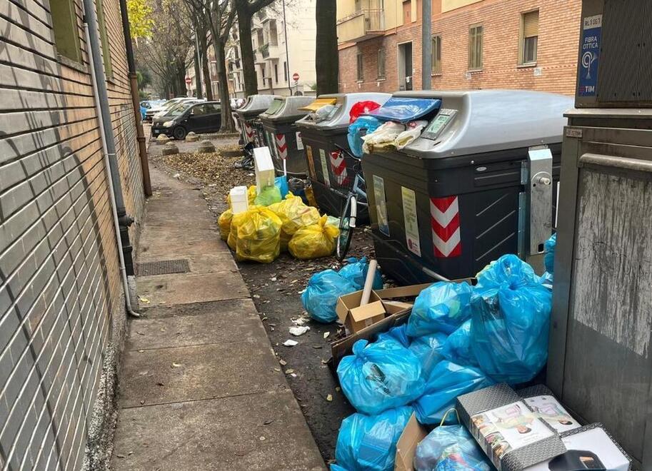 Rifiuti. Tensione in Consiglio comunale: «La situazione in città è fuori controllo»