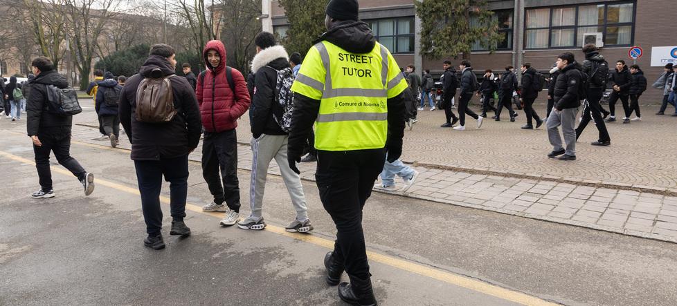 Il debutto degli school tutor: «Siamo istruiti per prevenire le risse»