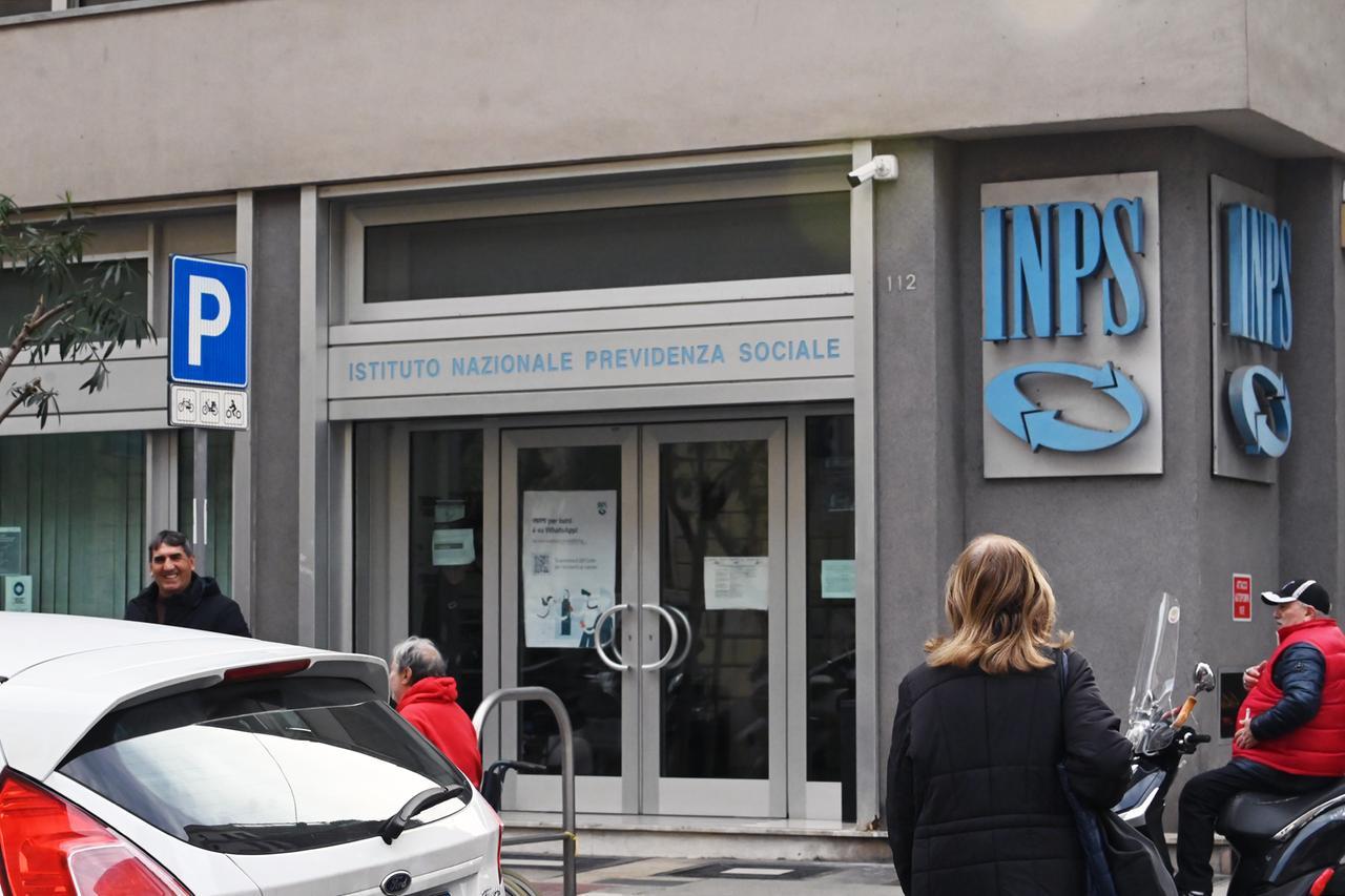Naspi a rischio dal 31 gennaio, senza la comunicazione del reddito l’Inps può bloccare subito l’indennità: ecco cosa fare