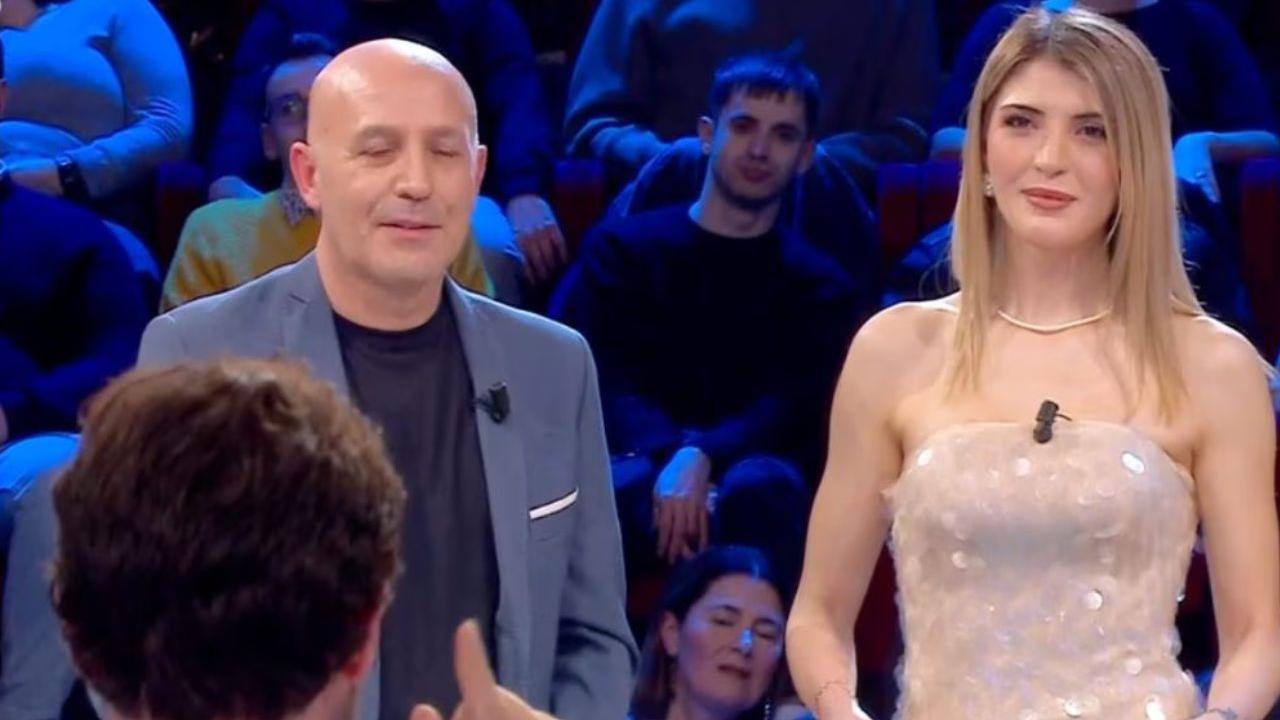 Sara ad Affari Tuoi con il padre 