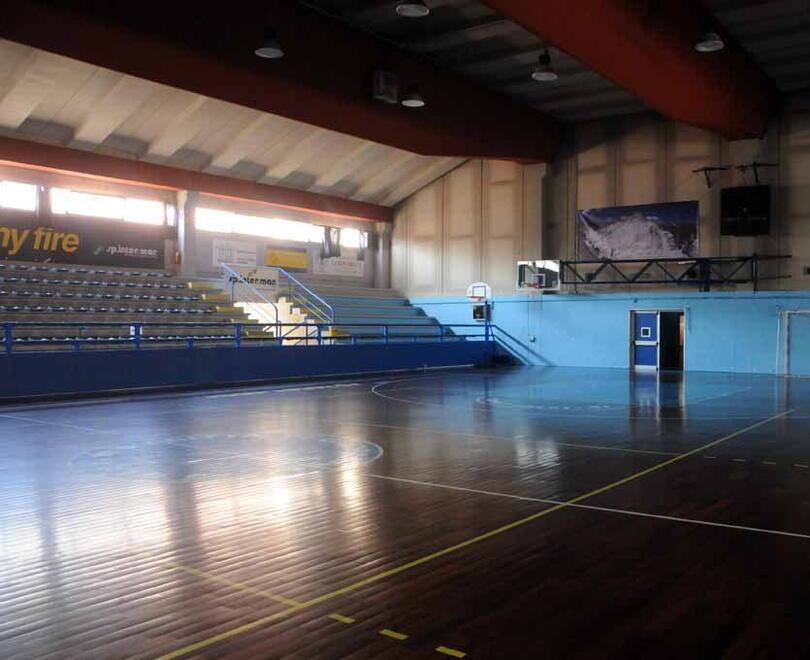 Carrara, offese all'arbitro: partita sospesa e carabinieri al palazzetto