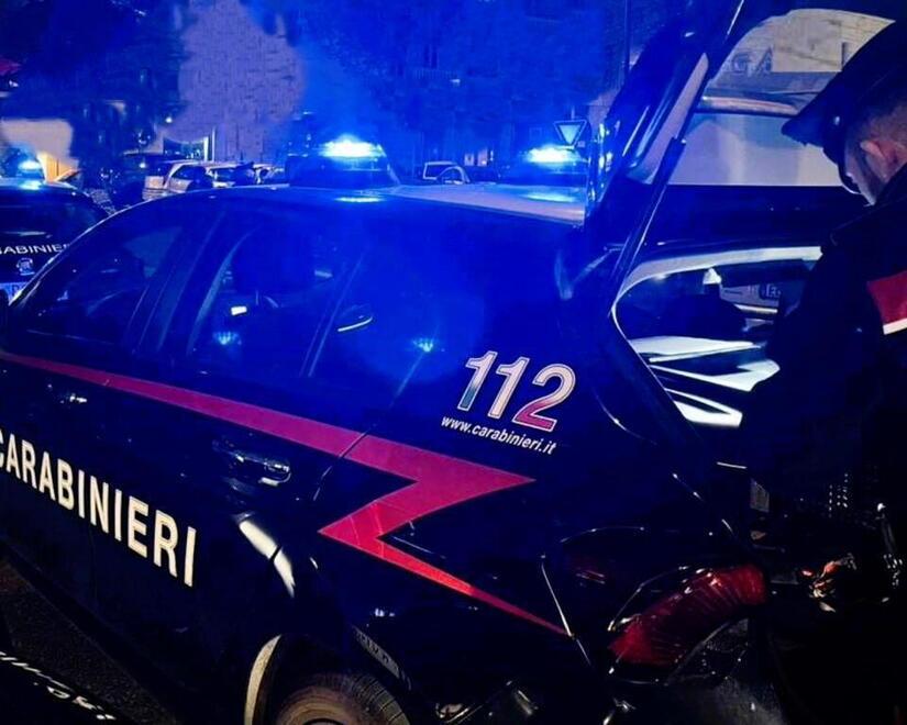 
	Il ragazzo &egrave; stato identificato e portato in caserma

