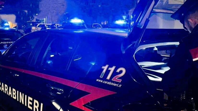 Il ragazzo è stato identificato e portato in caserma