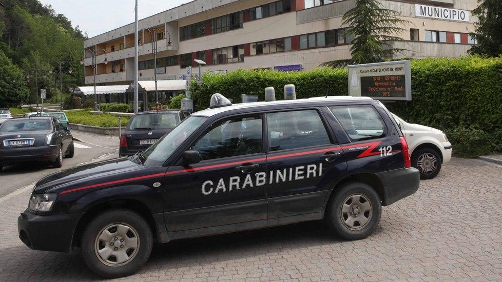 L’amica di famiglia vuotava la cassaforte