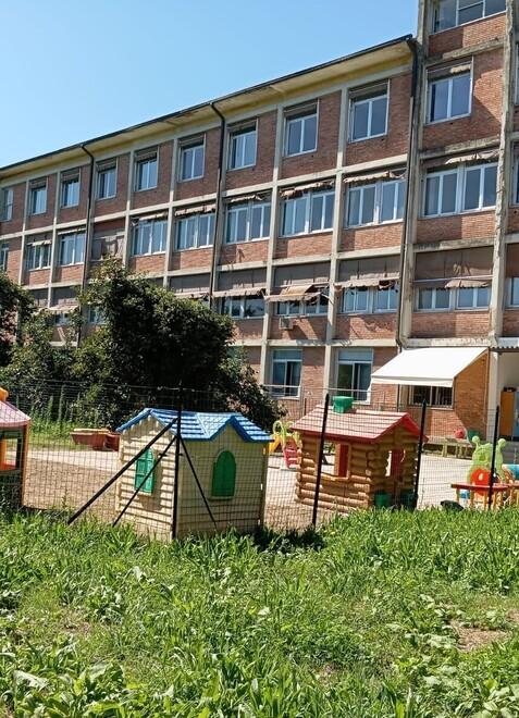 
	L'immobile dell'Asl che ospita in via provvisoria la scuola d'Infanzia di Colognora

