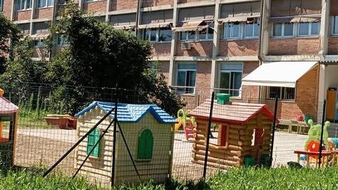 L'immobile dell'Asl che ospita in via provvisoria la scuola d'Infanzia di Colognora