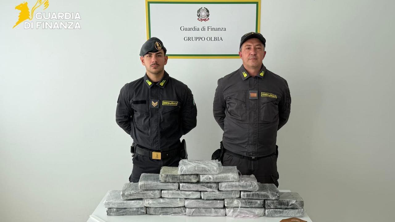 Olbia, 23 chili di cocaina nell’auto: il corriere della droga resta in carcere – Ecco chi è