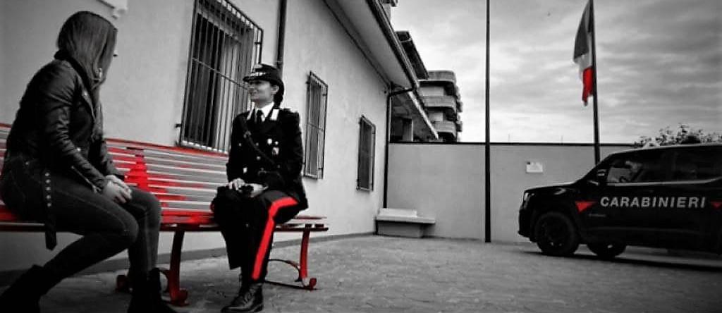 Pugni, schiaffi e minacce di morte alla compagna: arrestato 42enne