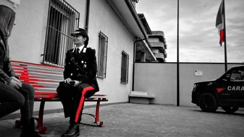 Pugni, schiaffi e minacce di morte alla compagna: arrestato 42enne