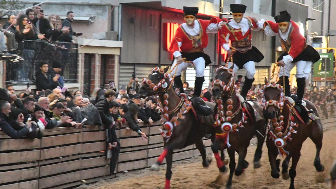 Sartiglia, gli animalisti difendono il decreto Abodi: «Arroganza da istituzioni e gremi»