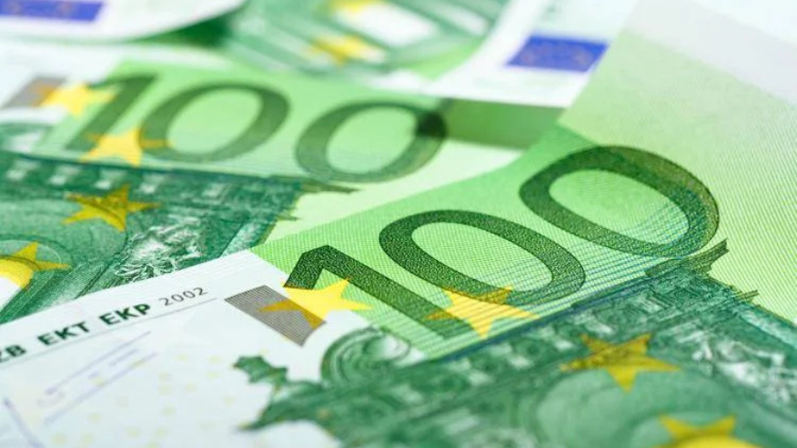 Il bonus di 500 euro per gli under 35 si applicherà anche ai liberi professionisti: ecco cosa cambia e requisiti