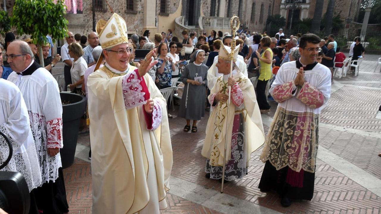 Monsignor Roberto Carboni, arcivescovo di Oristano