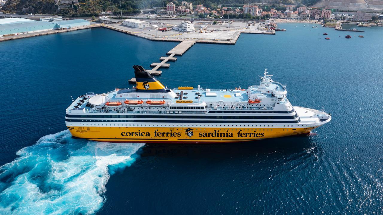 A bordo della nave da crociera, Corsica Sardinia Ferries assume: ecco le figure richieste e come candidarsi