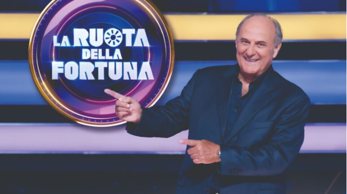 Jerry Scotti dopo le accuse di Corona: «Relazioni con 30 “letterine”? Tutto falso. Sono donne che meritano rispetto oggi come allora»