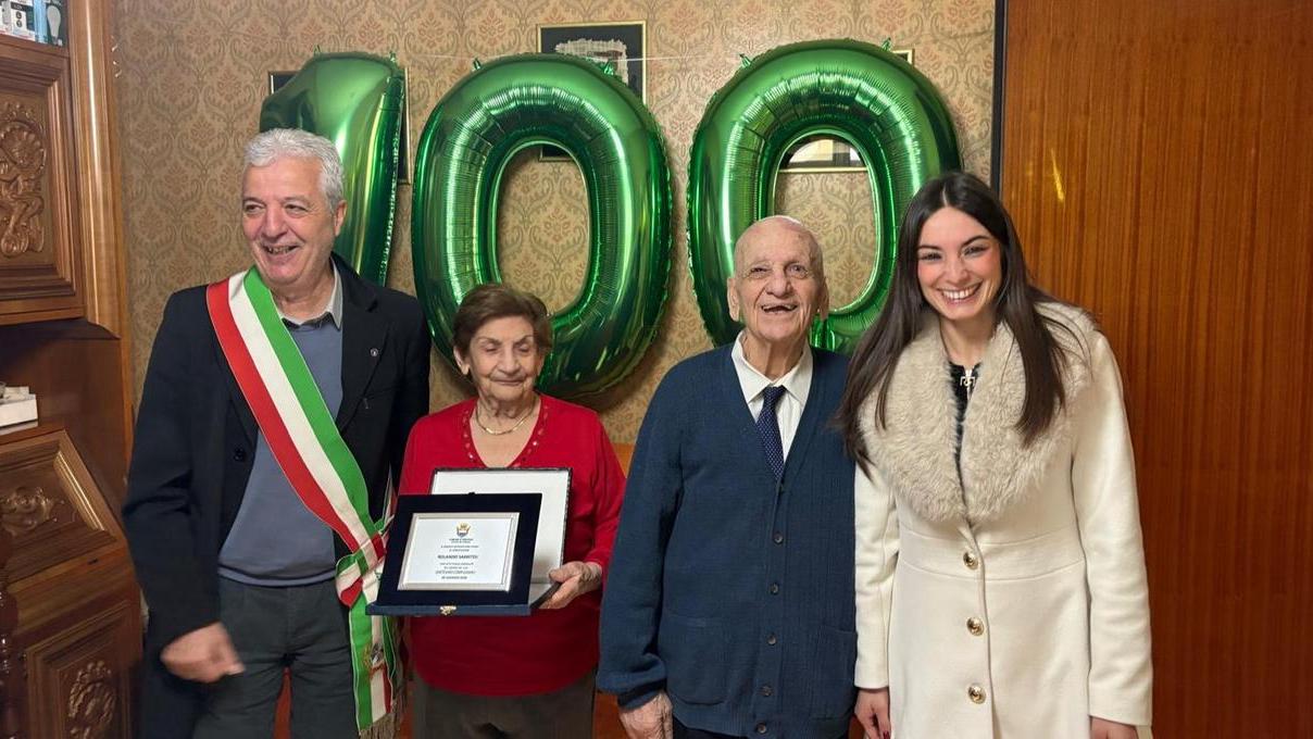 Grande festa a Oristano per i primi 100 anni di Rolando Sarritzu
