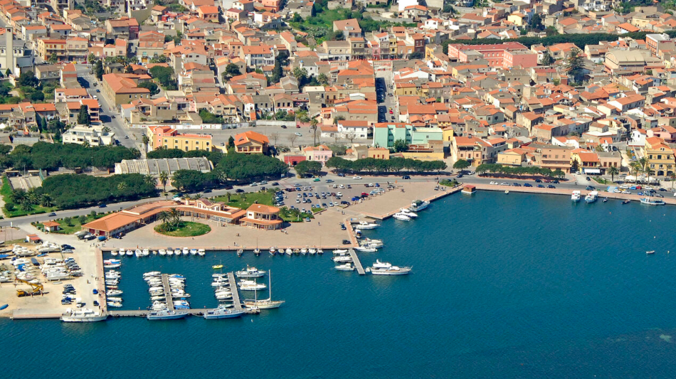 
	Il porto di Sant'Antioco

