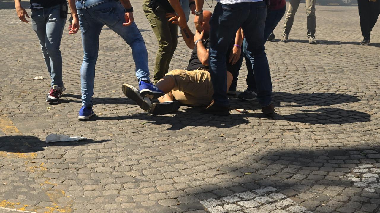 Poliziotto brutalmente aggredito dopo un gol della Juve: in aula la pesante condanna a un tifoso