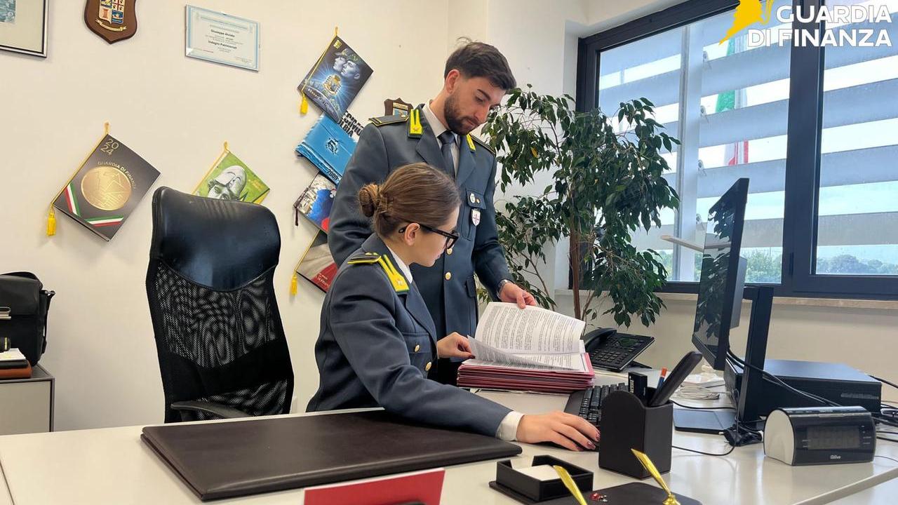 Fondi pubblici per un chiosco mai realizzato: la decisione sul dissequestro dei beni dell’ex assessore e del nipote