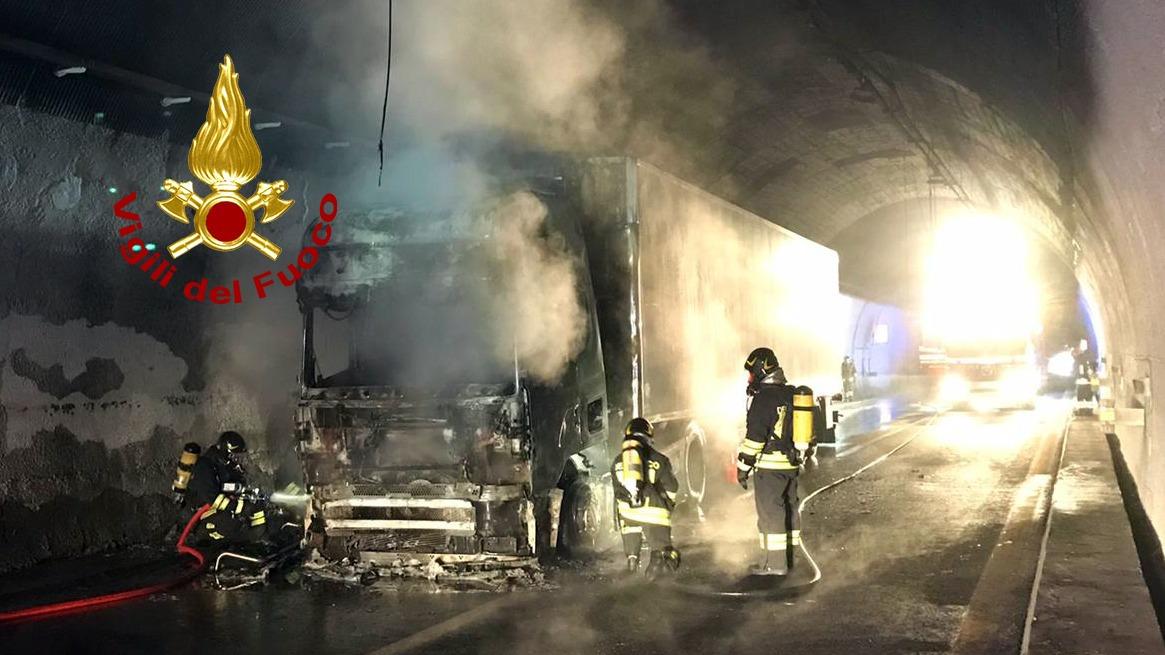 Il camion in galleria