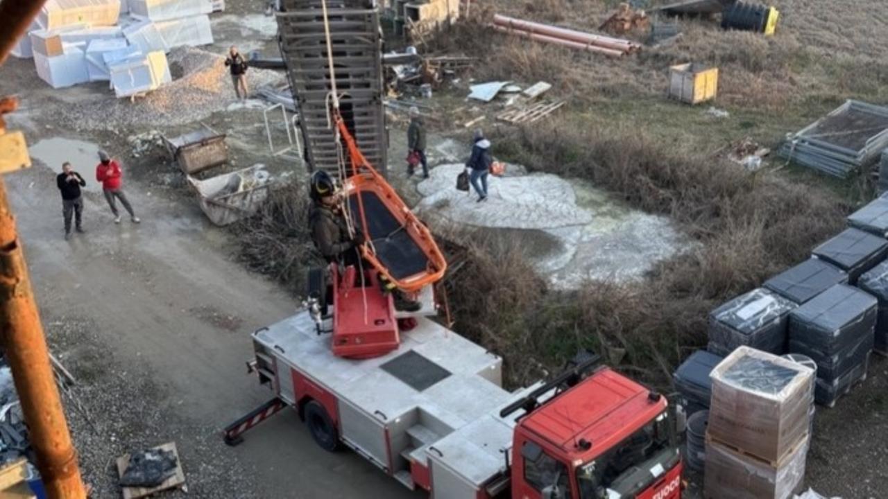 Le operazioni di soccorso (foto vigili del fuoco)