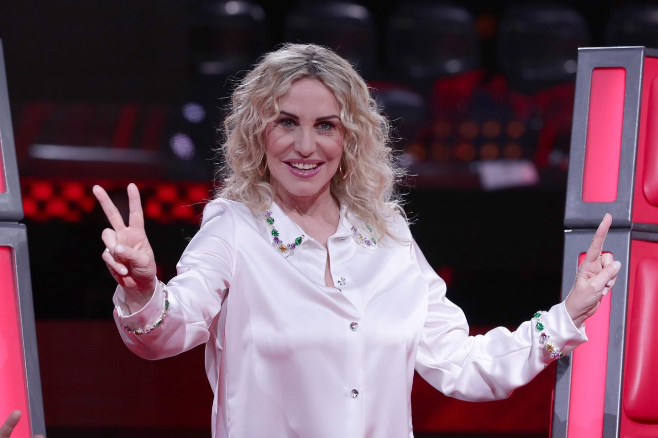 Antonella Clerici, la confessione choc in diretta: «Fatico a respirare, chiedo scusa»