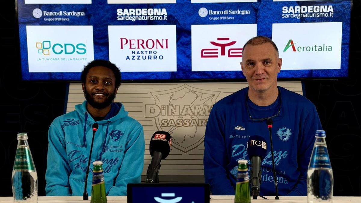 <strong>Desure Buie </strong>con il coach <strong>Veljko Mrsic</strong>