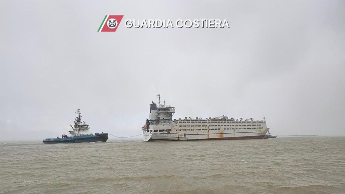 Nave in avaria: il cargo in arrivo a Cagliari