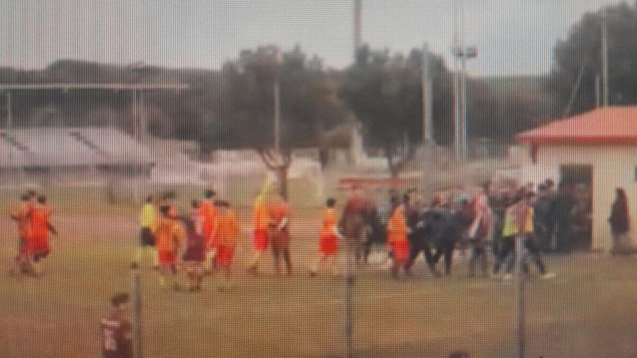 Un momento del caos a fine match