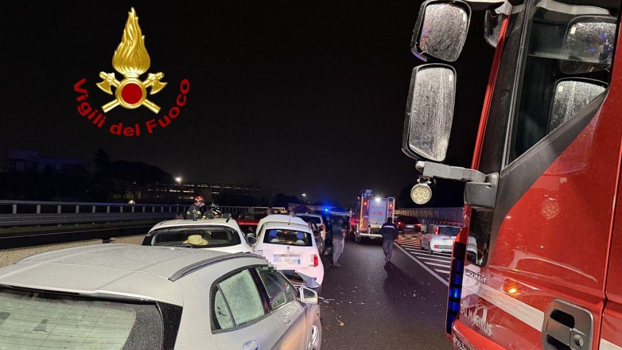 Fi-Pi-Li, maxi-tamponamento a Firenze: incidente fra sette macchine