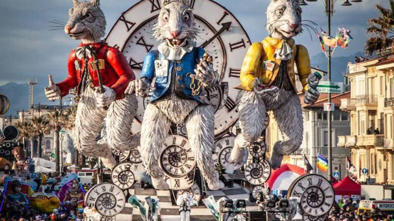 Carnevale di Viareggio 2026, ci siamo. E quest’anno non si “scherza”: retrocessioni e promozioni, cosa può succedere