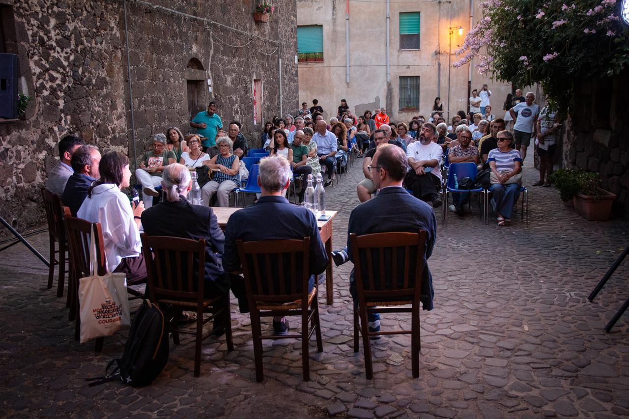 «Quel marchio è nostro» e l’associazione culturale diffida il Comune